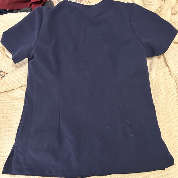 Scrub tops ⭐️ multiple - Picture 6 of 6